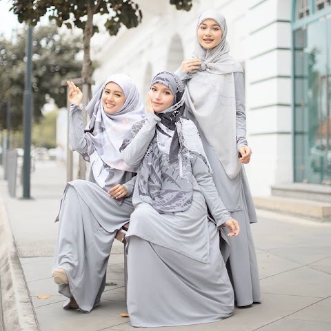 baju kelabu tudung warna