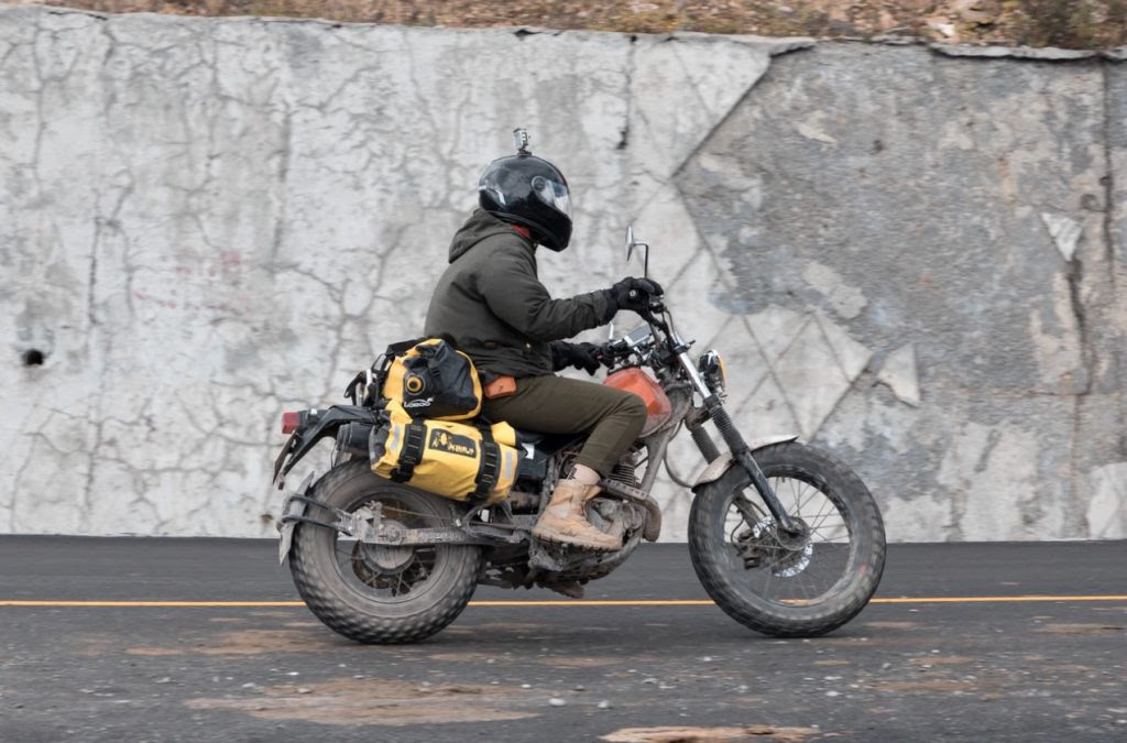 バイクキャンプ ツーリング初心者必見 積載方法と注意点 パークdoのバイク駐車場情報