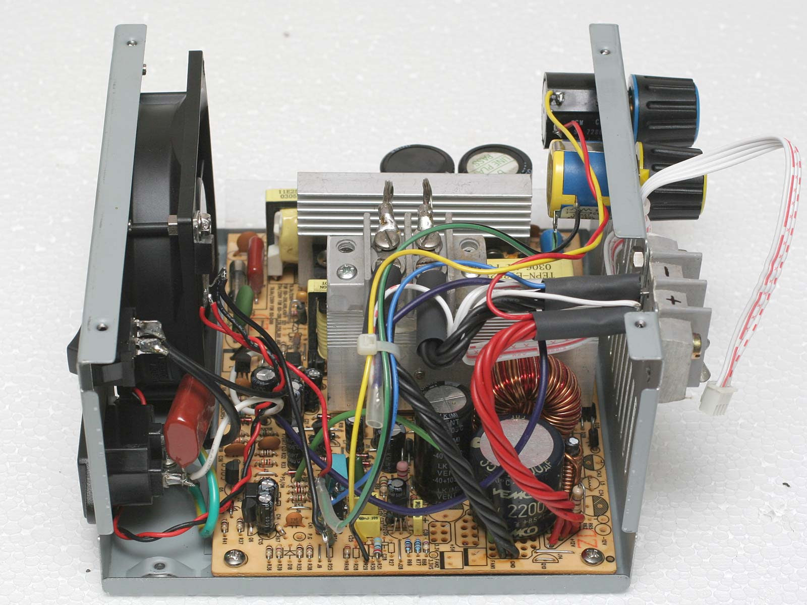 Switching Power Supply Atx Come Realizzare Un Sps Da Laboratorio How To Convert A Computer Atx Power Supply To A Laboratory Power Supply Da 1 0v A 15v E Da 0 15a A 15a