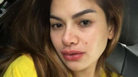 Foto: Netizen: Amit-amit!, Nikita Mirzani Umbar Bra http://ift.tt/20kt43r - Berita Terkini Nikita Mirzani Terbaru Hari Ini -Artis Nikita Mirzani kembali mengupload foto seksinya di media sosial Instagram. Di foto tersebut, Niki-begitu dia akrab disapa, hanya mengenakan bra putih dan celana ketat warna hitam. Sambil mempromosikan minuman pelangsing tubuh di sebuah tempat yang diduga lokasi nge-gym, Niki tertawa lebar.