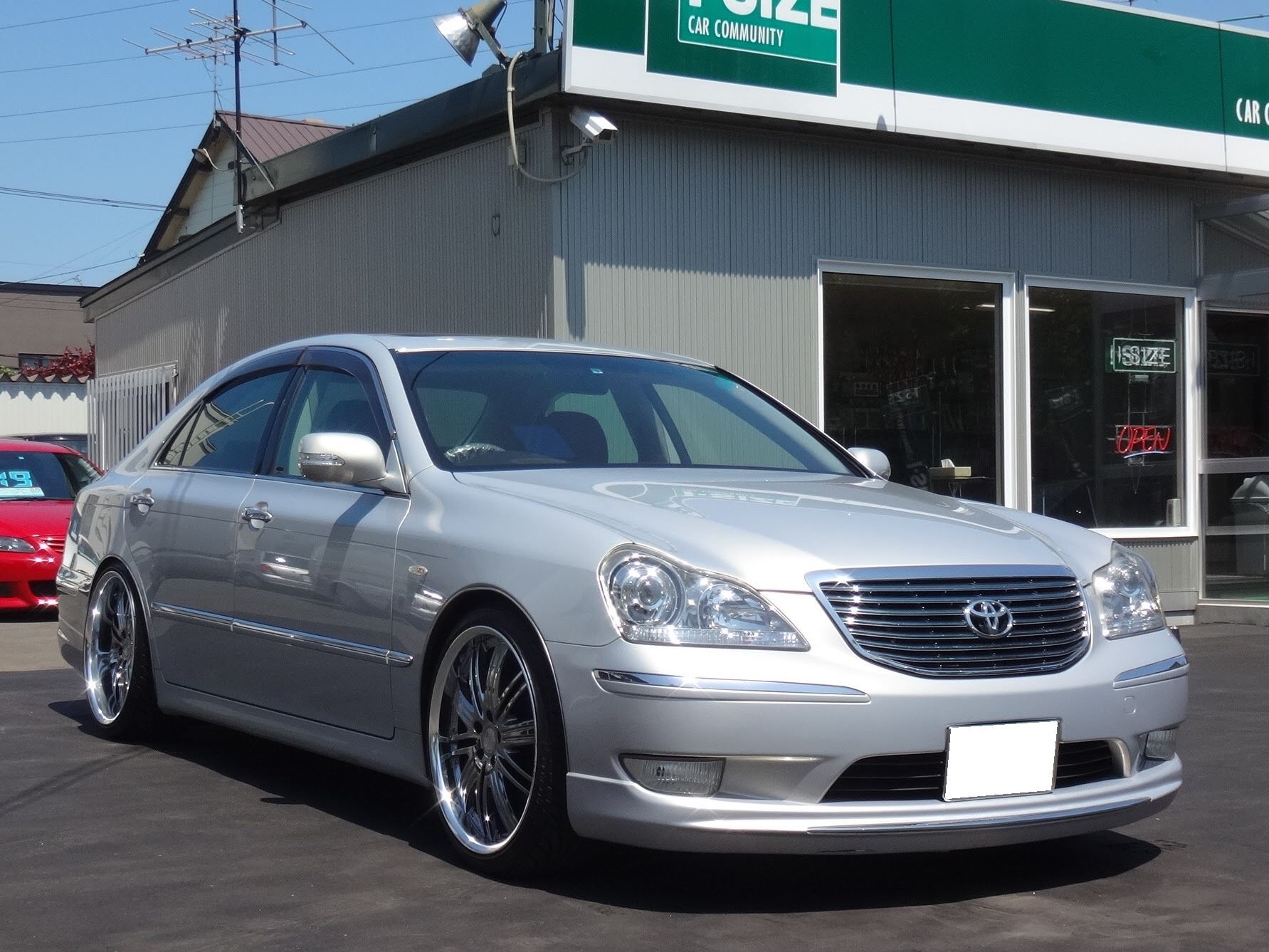 トヨタ クラウン マジェスタ ｕｚｓ１８６ 納車させて頂きました 中古車 スポーツカーのイサイズ