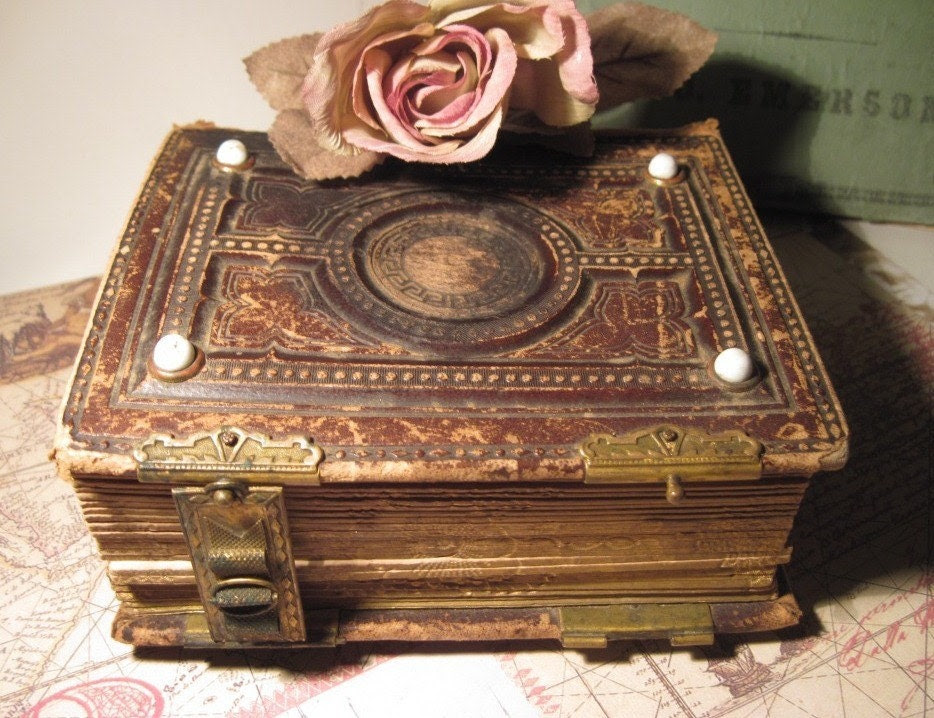 Antique Leather Photo Album Civil War Era with Lot of 48 Photographs / Portraits