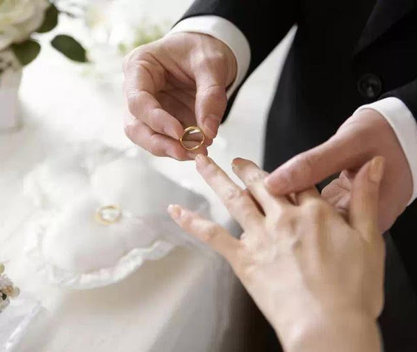 英语美文 连钱都搞不清楚 你就敢结婚