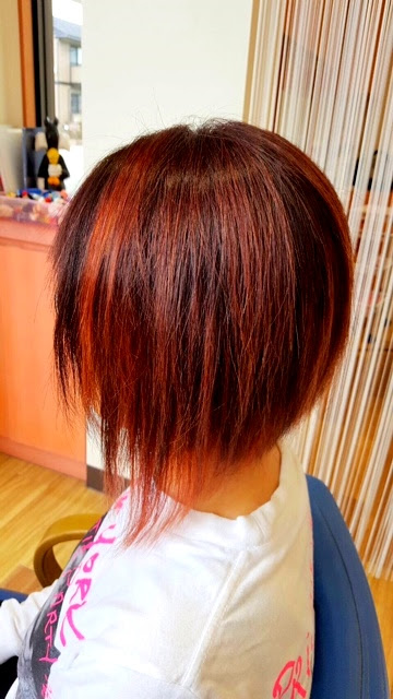 個性的 前下がりボブ ヘアスタイル 美容室と理容室が並ぶトータルビューティーヘアサロン レーヴ エヌ