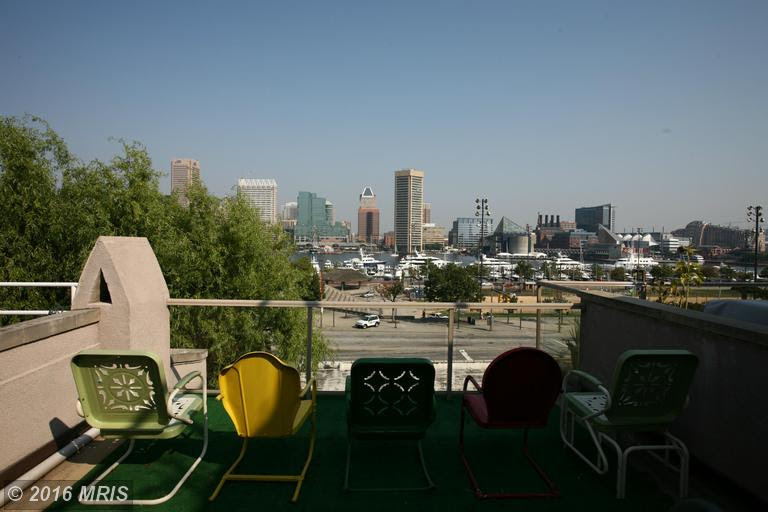 BA9562975 - Roof deck