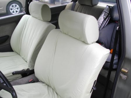 シートカバー この年代の車になるとシートが無傷であることは稀です 例にもれず うちのクルマもシートの肩のあたりが擦り切れています ちょうど 窓から見える位置のため カッコ悪いことこの上ありません オートバックスに行ったところ