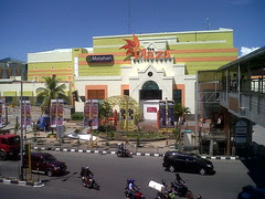 The Plaza Balikpapan dari jembatan penyeberangan
