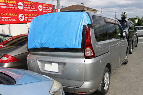 車 後ろのガラス 修理代 Kuruma