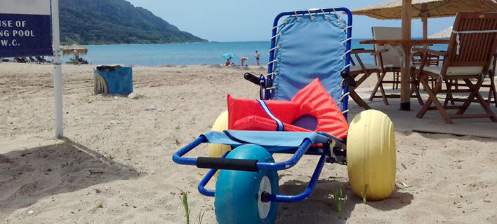 Στην Κέρκυρα έχουν όλοι πρόσβαση στη θάλασσα -Με πλωτά αναπηρικά αμαξίδια και ράμπες [εικόνες] 