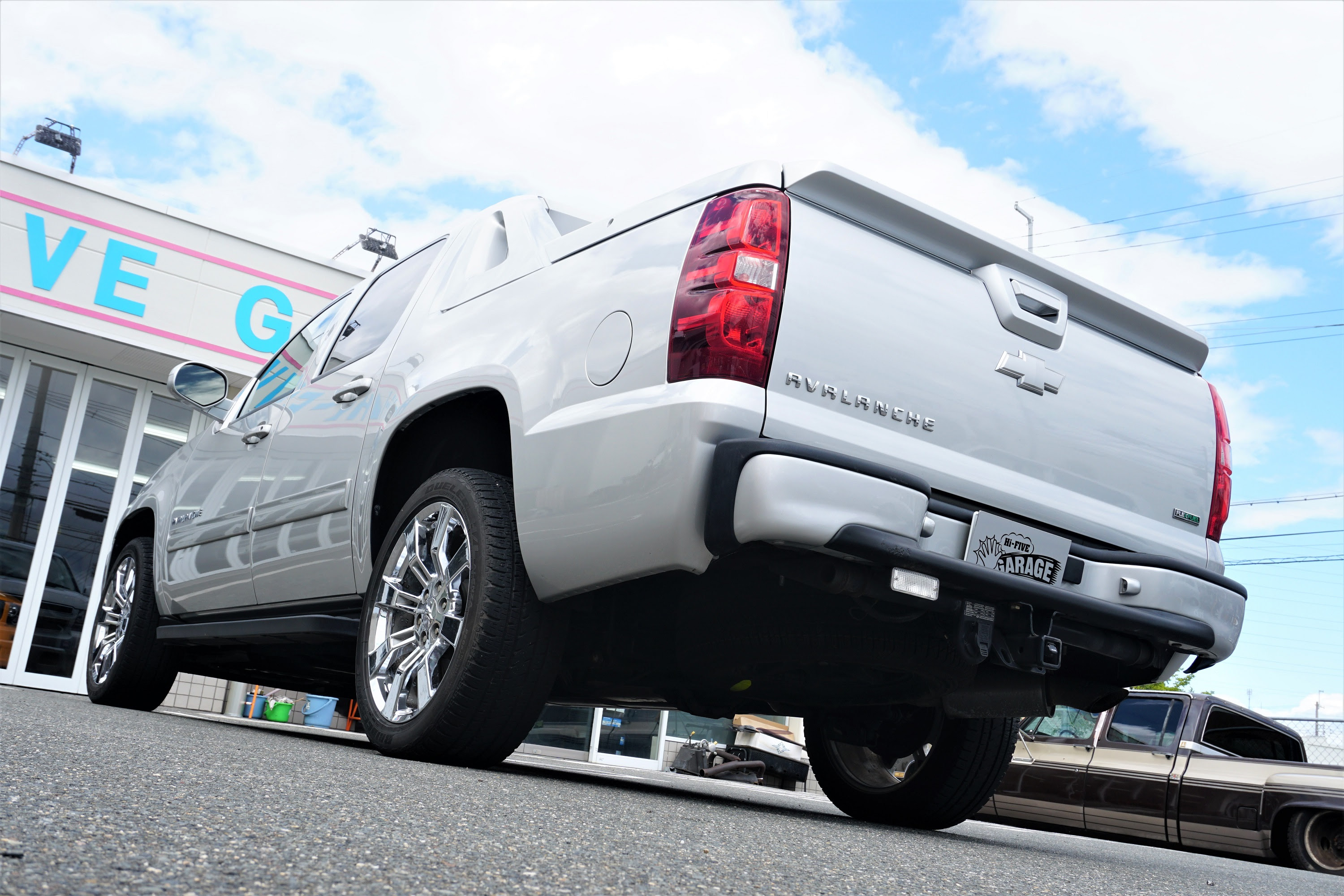 シボレー アバランチls 新車並行 法人ワンオーナー 純正オプション22インチaw 大阪府摂津市のアメ車専門店hi Five Garageは新車 や中古車 ビンテージカー 各種パーツ 代行輸入まで充実のサービス体制を取り揃えております