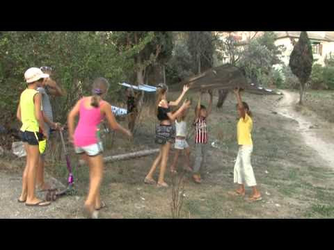 Жители улицы Гавена разобрали забор, огорождавший территорию под строительство.