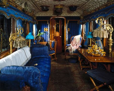 Mit acht und elf jahren war elizabeth für die liebe eindeutig zu jung. Interior of Queen Victoria's carriage - National Railway