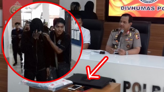 Heboh! Kisah Nyata Seorang Bocah Lulusan SMP 'Hack' 4600 Situs, Kini Dibekuk Polisi http://ift.tt/20kt43r - Berita Terbaru Terkini Hari Ini - Sepandai-pandai tupai melompat, akhirnya jatuh juga. Orang yang hebat dalam suatu hal pasti memiliki suatu kelemahan. Peribahasa ini cocok untuk Haikal, hacker yang dibekuk polisi. Kemunculan Haikal alias SH menghebohkan dunia hacker.