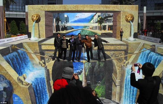 55+ Amazing 3D Street Art Guerrilla Marketing Examples