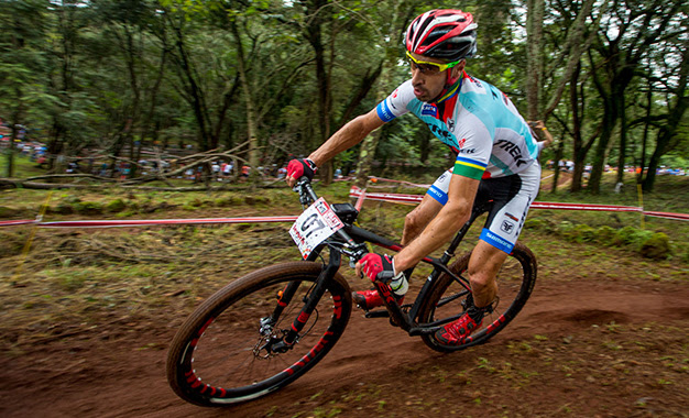 Ricardo Pscheidt na disputa na Copa Internacional de MTB em Araxá Foto: Thiago Lemos