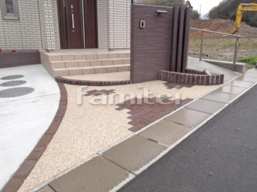 施工例玄関アプローチ階段 踏み場 床洗い出し仕上げ ワイズ ストーンパス 蹴上げ縁ライン アンティークレンガ敷き カーブ曲線 デザイン 現場番号