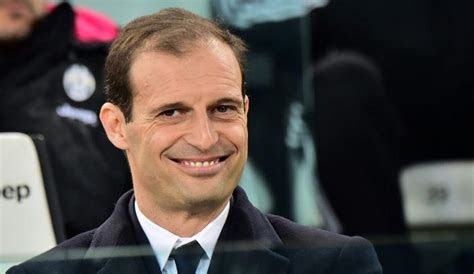 «orsato ha commesso un errore clamoroso per un arbitro esperto come lui. Allegri reagisce alle critiche... con un sorriso FOTO