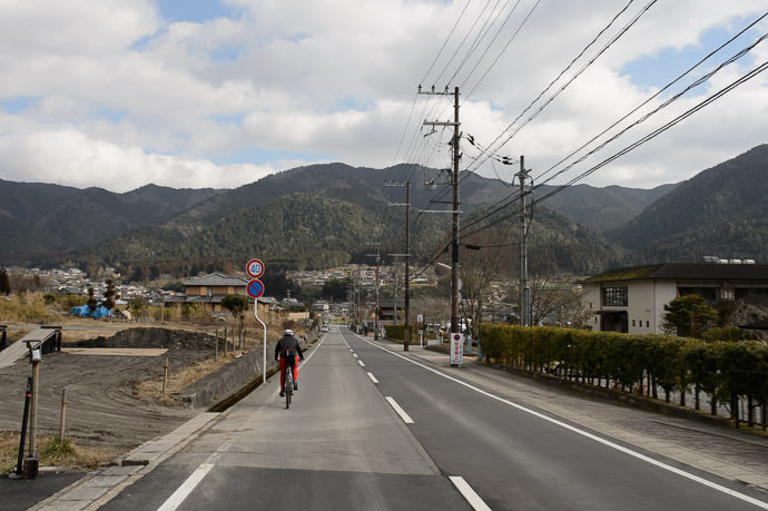 Coasting -- Kyoto, Japan -- Copyright 2015 Jeffrey Friedl, http://regex.info/blog/