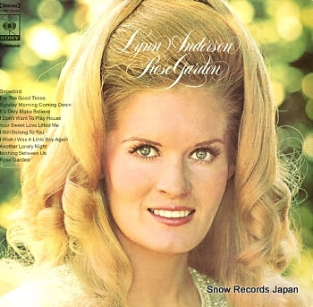 ANDERSON, LYNN rose garden