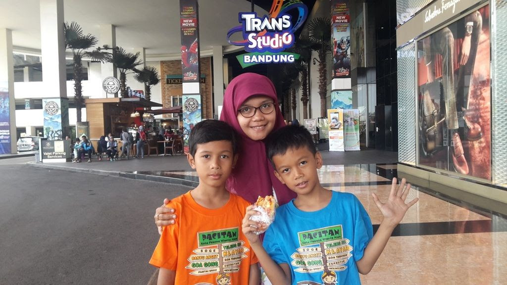  photo trans studio_zpsgxn725ij.jpg