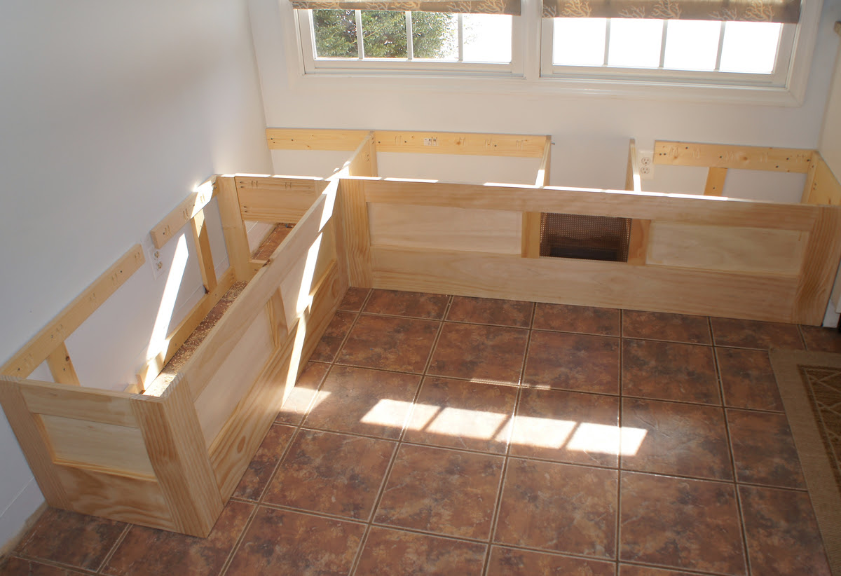Ana White | Built In Storage Bench - DIY Projects