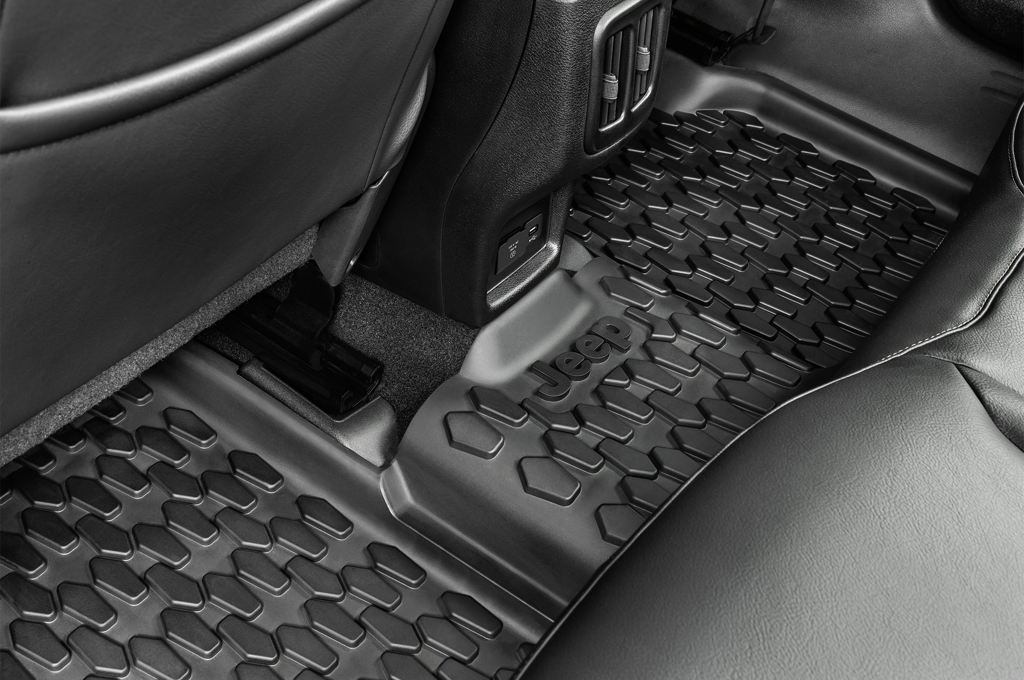 More Than 90 Mopar Accessories Available for 2017 Jeep