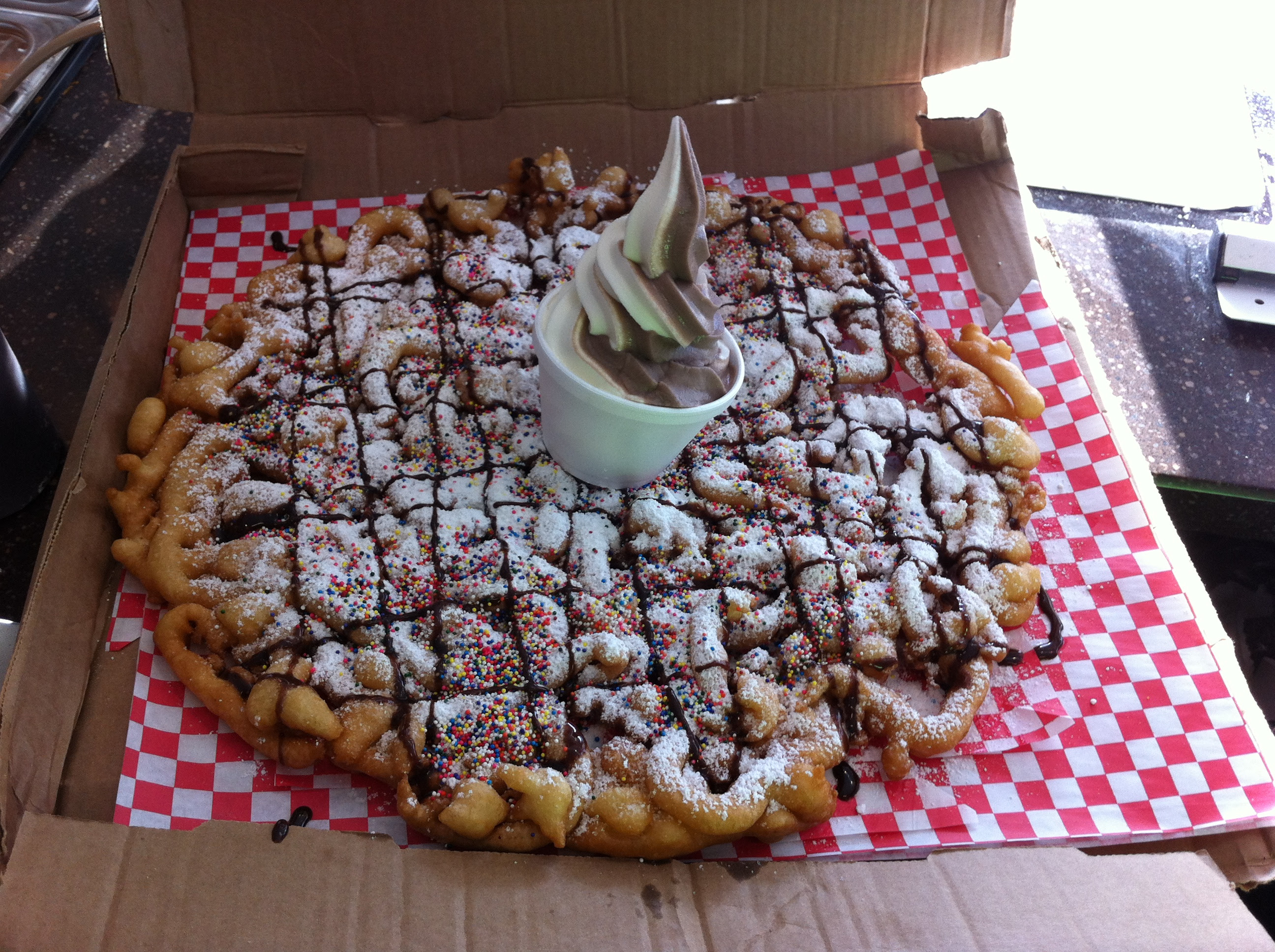 ... Greenvilleâs Smallest Restaurant Makes Worldâs Largest Funnel Cake
