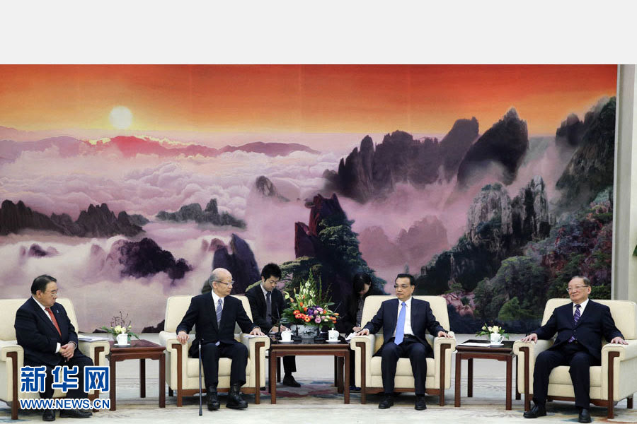 李克强会见中日友好21世纪委员会双方全体委员 新华网