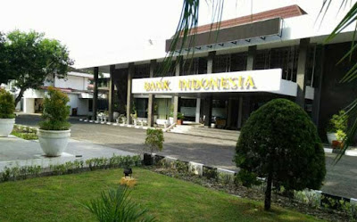 Ambon, Malukupost.com - Kantor Perwakilan Bank Indonesia (BI) Provinsi Maluku akan mendirikan dua unit kas titipan di Maluku dalam rangka kerja sama dengan dunia perbankan setempat. "Dua kas titipan itu masing-masing di Kota Namlea, Kabupaten Pulau Buru dan satu lainnya di Kota Saumlaki, Kabupaten Maluku Tenggara Barat (MTB)," kata Deputi Kepala Perwakilan BI Provinsi Maluku Joko Triono di Ambon, Selasa (22/2).