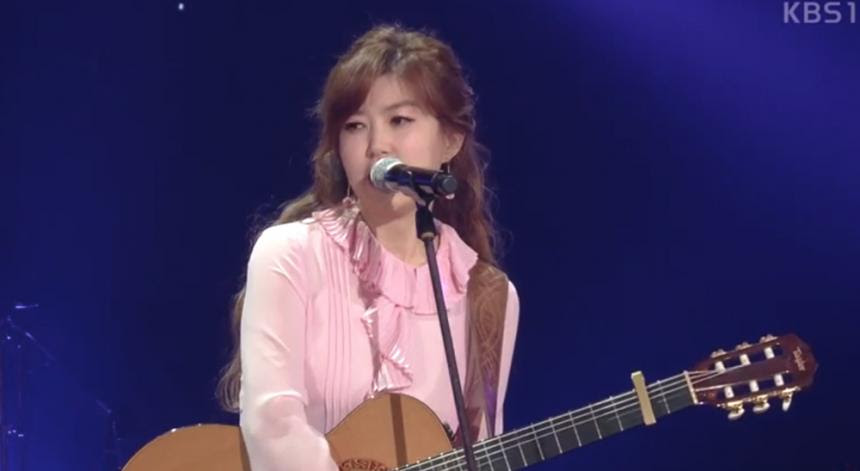 '콘서트7080' 가수 김희진, 나이 잊은 가창력과 감성으로 청중 ...