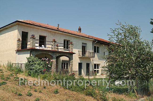 Country House & Stables for sale
