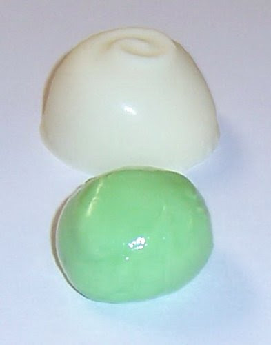 Scott's Cakes White Chocolate Key Lime Cream Filling Candies with Yellow Green Foils in a 8 oz. Snowflake Box