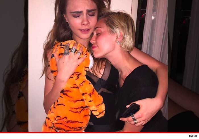0424-subasset-miley-cyrus-twitter