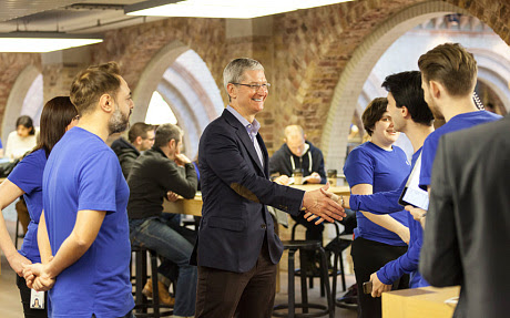 Tim Cook visits Covent Garden Apple store