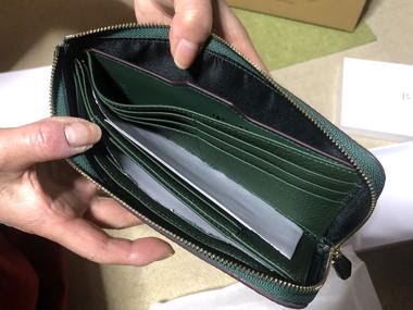 使途不明金と顧客の通貨を会社の財布に自動送金して自転車創