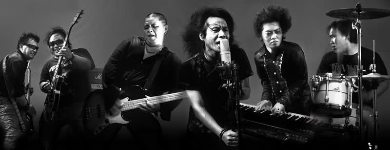 Karakter musik power metal