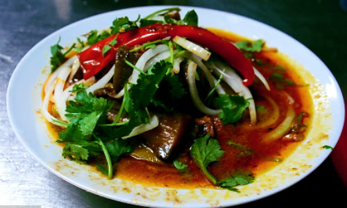 Món cà ri dê ở quán Bảy Hồng này được báo Mỹ mệnh danh là đệ nhất cà ri dê Sài Gòn. Ảnh: Phong Vinh