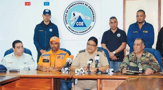 El COE mantiene alerta en 14 provincias por incidencia Matthew