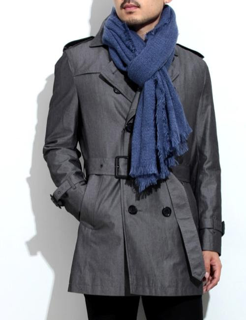 トレンチコートとメンズマフラーの着こなし特集