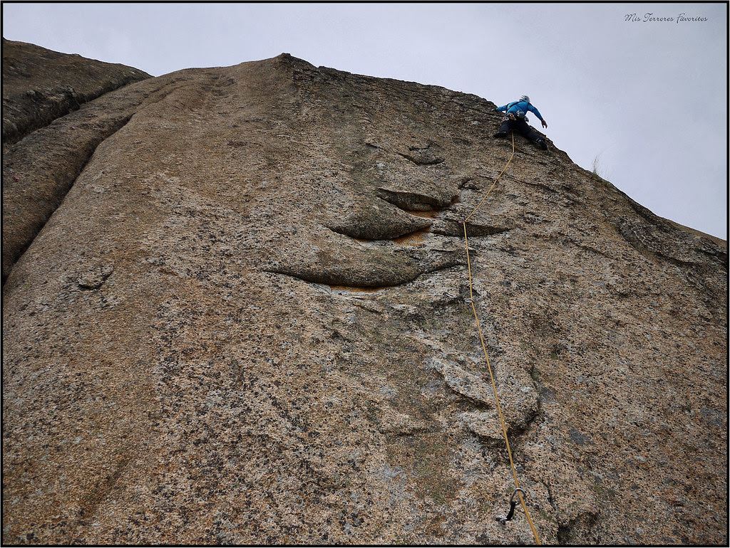 EL ESPEJO DE GALADRIEL O DIRECTA AMPARO 6B+ -PEÑAS CAGÁS MURO SUPERIOR