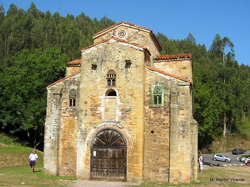 San Miguel de Lillo. Prerrománico asturiano