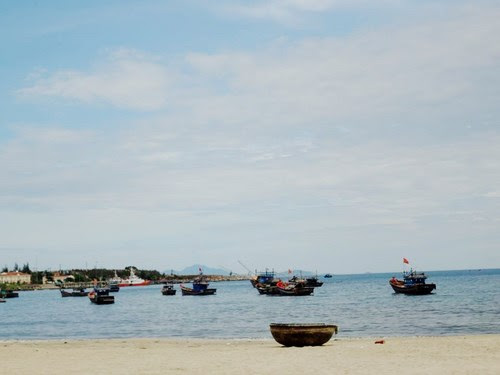 Biển Mỹ Khê trong xanh mỗi chiều tà