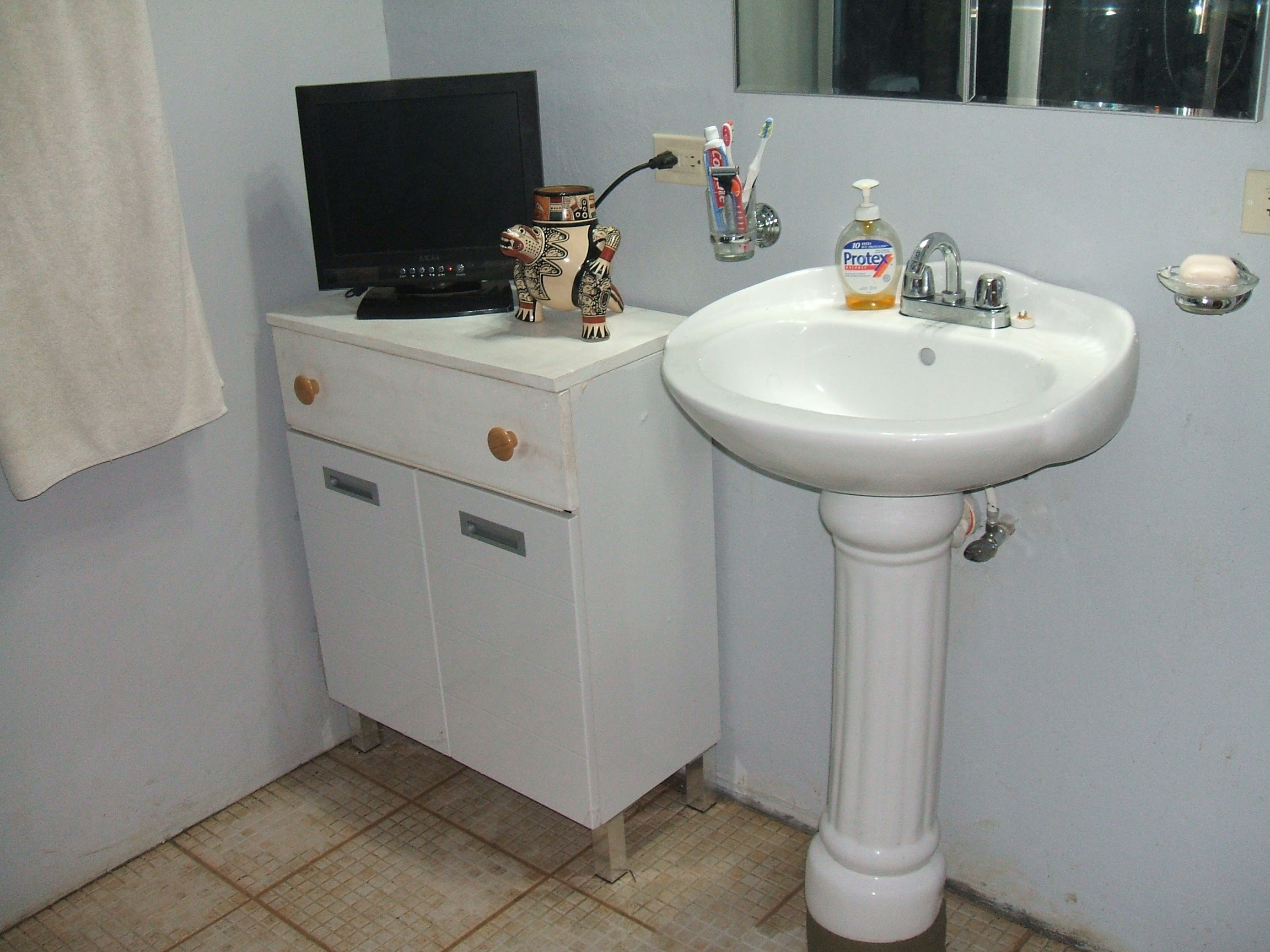 Bathroom Sinks Small