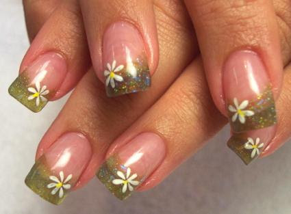 Choosing Between Gel Nails and Acrylic Nails
