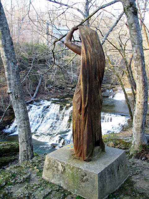 Rutledge Falls statue