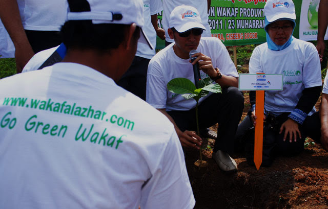 Yuk Berwakaf Pohon Jabon