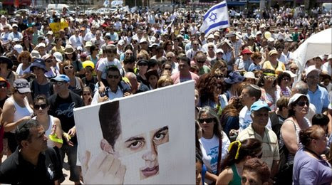 Supporters of Gilad Shalit rally in Netanya, 2 July