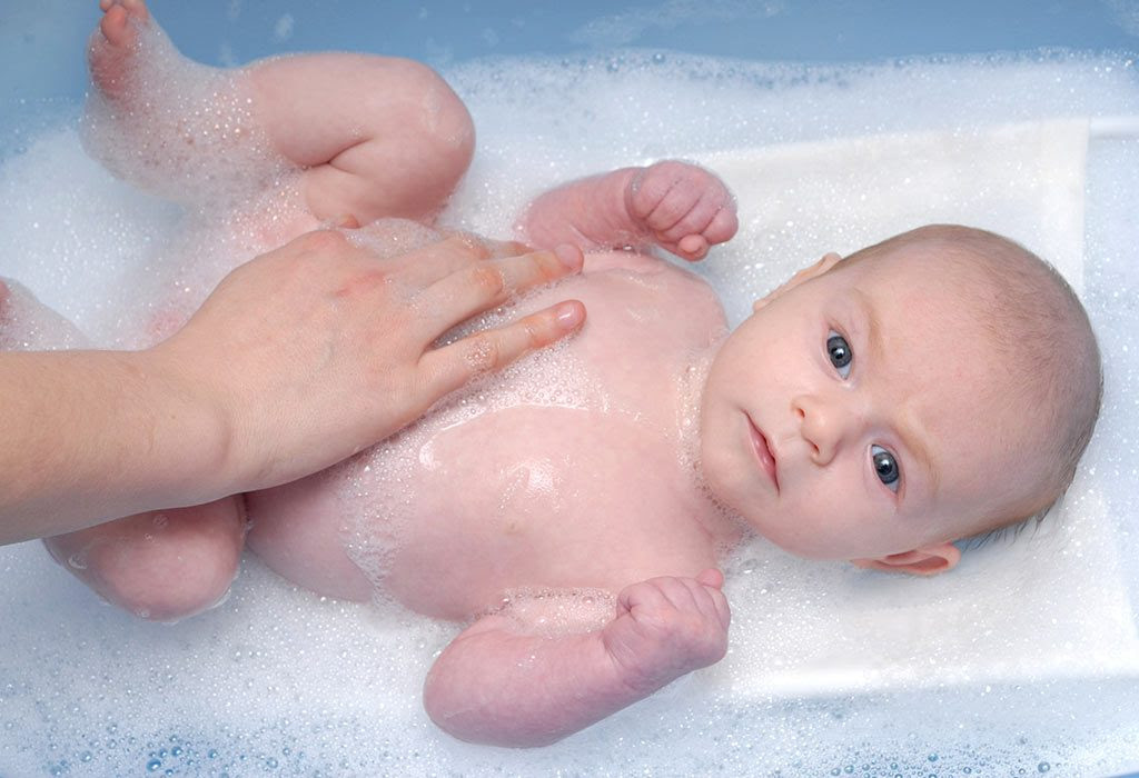 Breast Milk Bath for Babies: Health Benefits & How to Do It