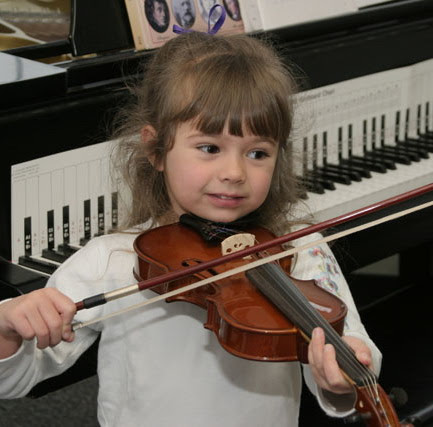 http://mercusuarku.files.wordpress.com/2008/07/girl_violin.jpg