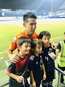 タイのプロサッカーリーグでご活躍中の馬場悠企選手よりタイ在住の子供達へ クルマ相談窓口